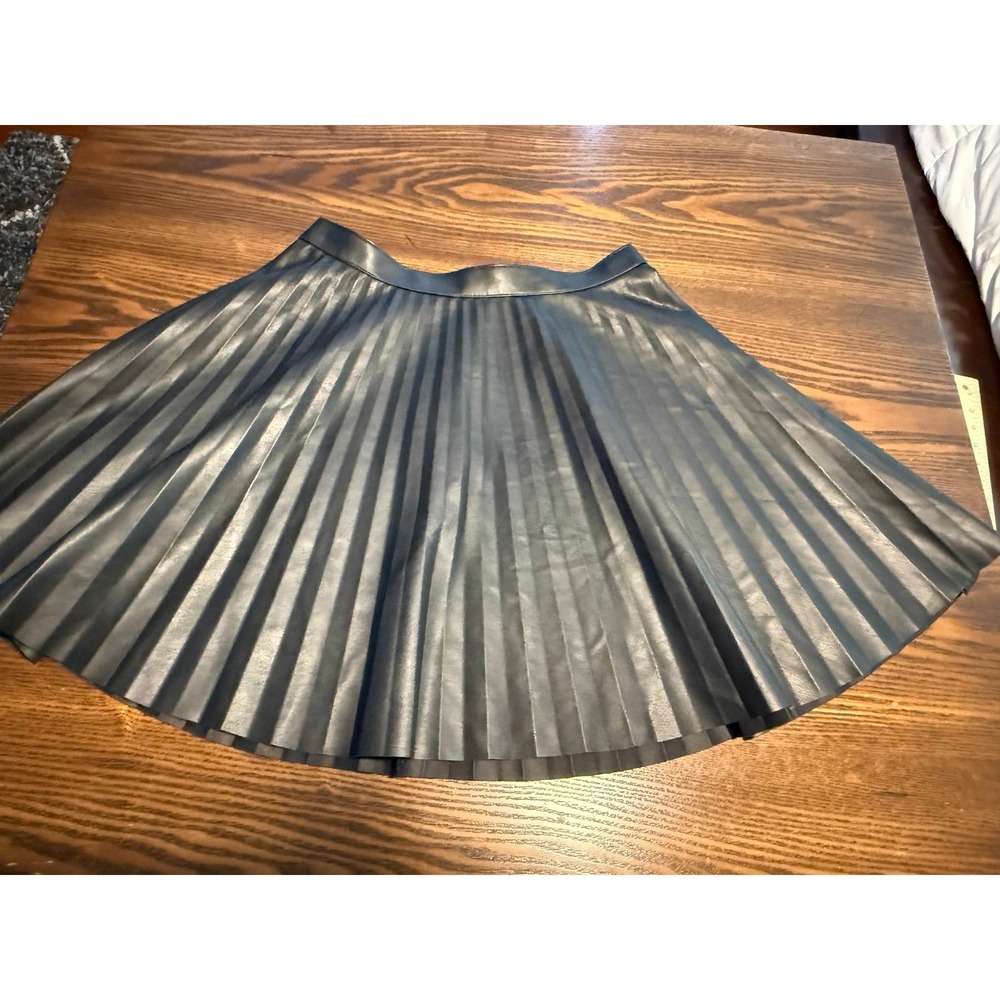 Express Black Faux Leather Pleated Mini Skirt 6 S High Waist Back Zip A-Line - Picture 7 of 16